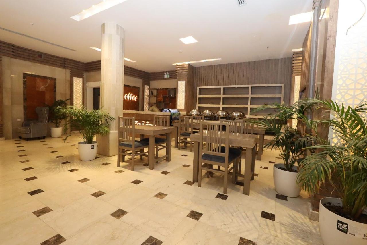 Hotel Almakan 108