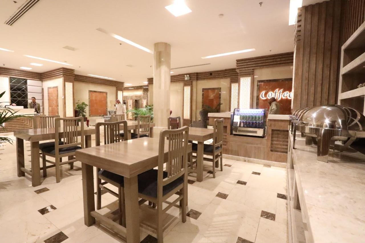 Hotel Almakan 108